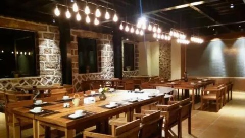 开小吃店开店流程全攻略：投资预算+选址技巧+避坑指南（以益阳老船屋主题餐厅为鉴）
