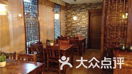 退过销的80后转行快餐：65平月营8.6万，他说选品比勤奋管用