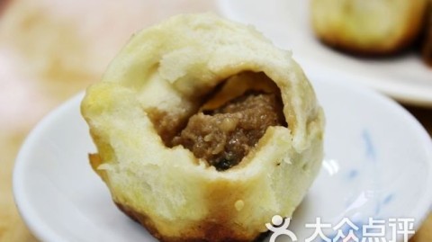 工厂采购转行开老字号生煎：45平夫妻店月营14万，他说现包是死规矩