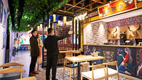 新手开主题餐厅加盟店攻略：避坑选址投资