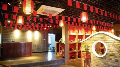 新手开红色主题餐厅店开店全流程：11步实操攻略（投资+利润+选址）