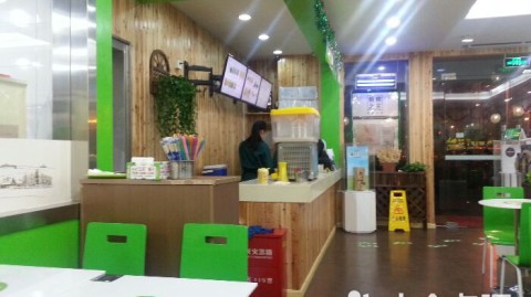新手开主题餐饮连锁店：2026年加盟避坑与开店全流程实战