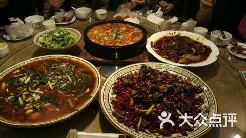 新手开柒虾主题餐厅店避坑：30万预算如何3个月回本？