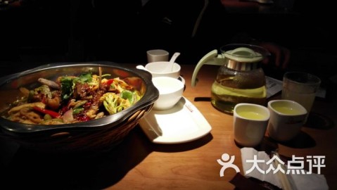 标题：新手开干锅店开店流程与避坑2026攻略（≤30字）