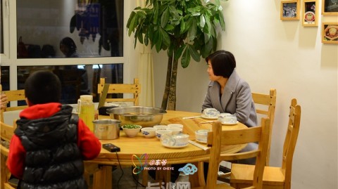 新手开驴主题餐厅投资多少钱？选址技巧与避坑指南（含成本利润）