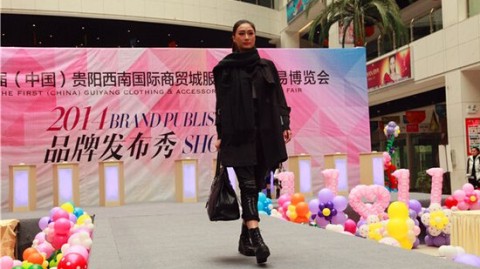 品牌服装开店全流程：投资、选址、进货与避坑指南