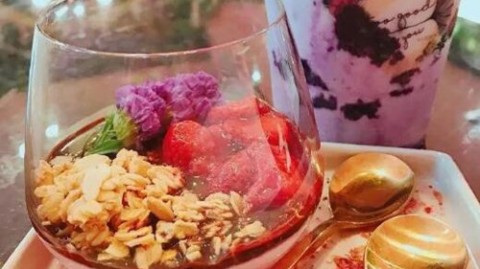 鲜花主题咖啡馆加盟新手开店攻略：投资流程与避坑