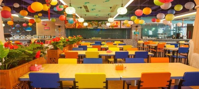 新手开IP主题餐饮店投资多少钱？广州KT猫主题餐厅选址装修避坑全流程