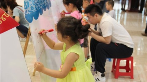 新手开亲子主题服装店投资多少钱？开店流程与避坑（2026实操版）