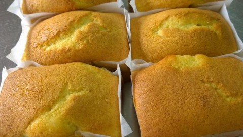 90后夫妻开香蕉蛋糕店：45㎡月营6万，熬过一年才敢说挣钱
