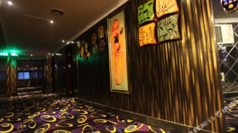 新手开奶茶店开店攻略2026最新版：投资成本利润选址进货避坑实操（济南爱之缘主题酒店行业参照，全程落地细节）