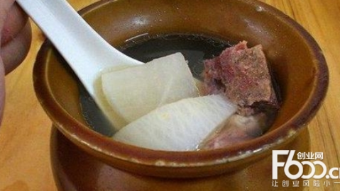 宝妈县城开瓦罐煨汤店：首投14.6万，回本熬了14个月