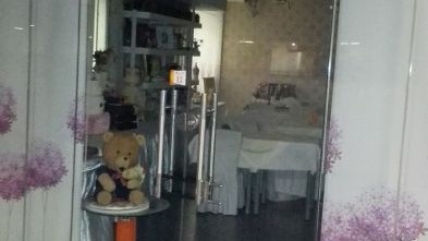 90后媒体人开婚礼蛋糕工坊：80平月营11万，养店两年才站稳