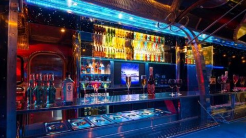 开酒吧店2026实战：投资预算+选址避坑+经营流程