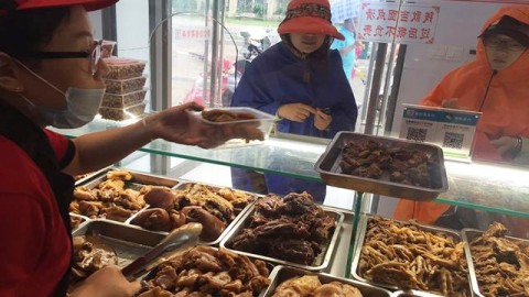 跨界开卤菜店：35平月营6万，守店半年才出头