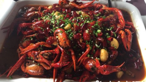 开小龙虾主题餐厅全攻略：预算选址进货全流程种草，小白避坑照着做