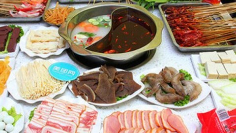 叉车司机成都开屋头串串香：95平月营28万，半年回本，他说牛油成本撑得住