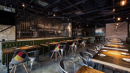 开汽车烧烤主题餐厅开店流程指南：投资成本、选址利润避坑全攻略