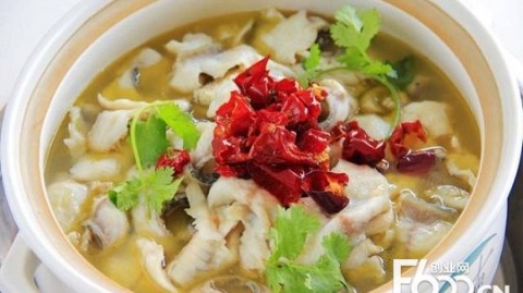 房产中介转行开酸菜鱼店：70平月营13万，熬过一年才出头