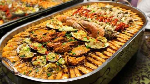 废品站老板的麻辣海鲜外带店：20平月营8.6万，一人守店七个月回本