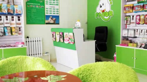 85后天猫运营转行开宠物用品店：70平月营13万，两年回本他说选址和供应链是命门