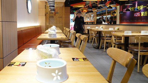 东莞IT人转行粉面加盟：80平月营23万，守店九个月的账本与代价