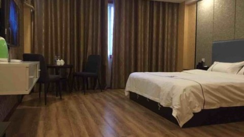 开文具店避坑指南：成本・选址・进货全流程实操（遵义弗莱主题酒店）