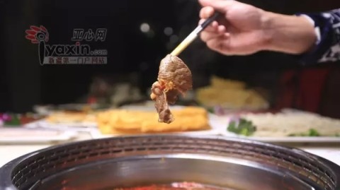 跨界财务500强女总监开火锅店：79平月营47万，靠产品复购