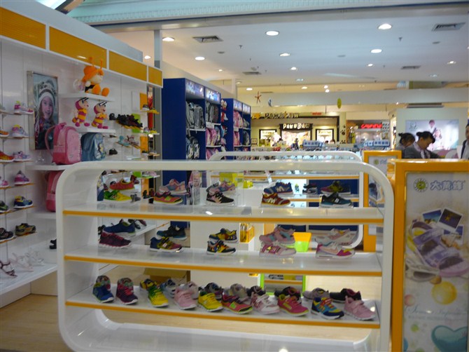 童鞋加盟童鞋加盟店10大品牌免费铺货，创业好选择 童鞋加盟店10大品牌免费铺货