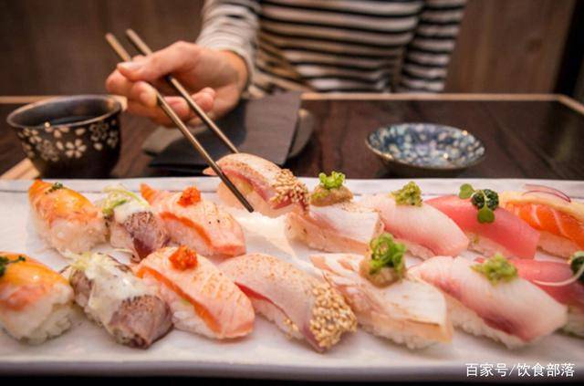 日本游泳鱼骨寿司日本游泳鱼骨寿司：一种传统美食的独特味道 日本游泳鱼骨寿司店